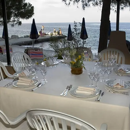 Szálloda Riviera Lido 3*