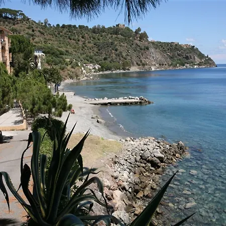 Riviera Lido Szálloda